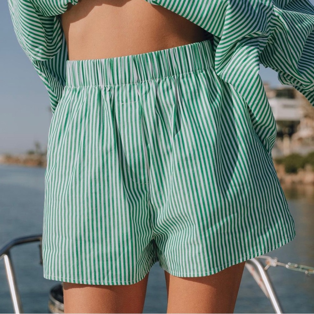 Daily Drills Coastal Poplin Resort Shorts in green! BRAND NEW WITH TAGS!